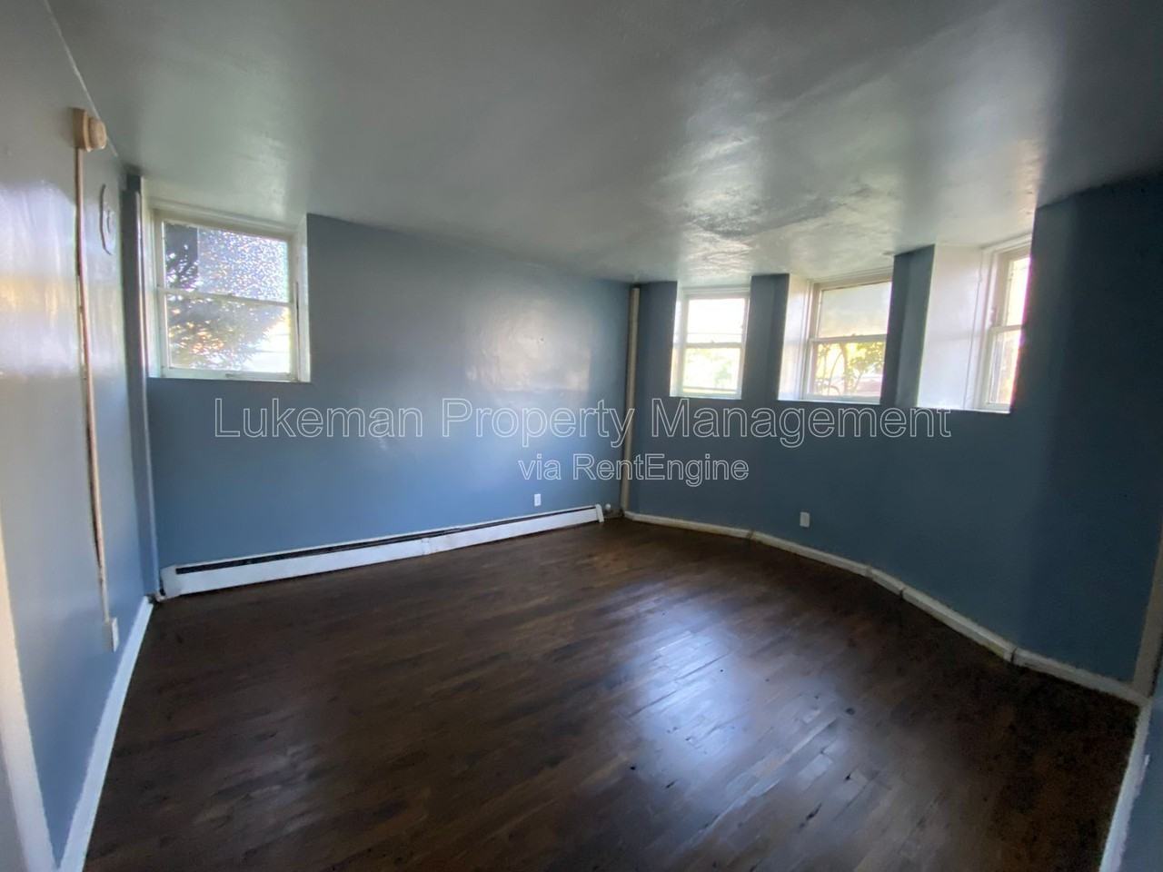 447 W Walnut St #14 - Photo 3 of 10