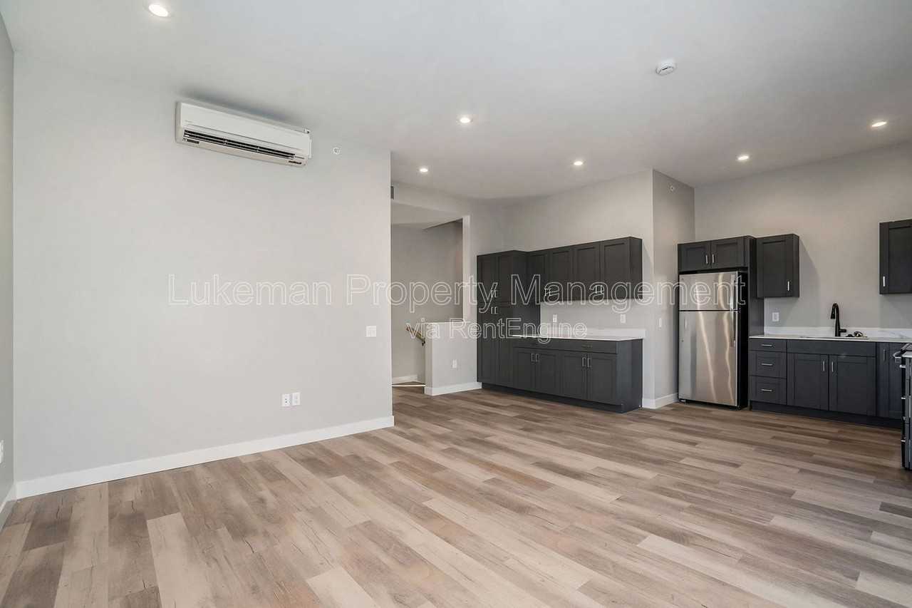 815 N Pitcher St #12 - Photo 7 of 20