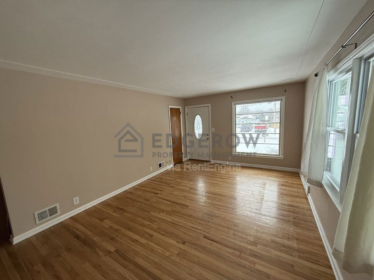 740 Lyles St Se - Photo 2 of 19