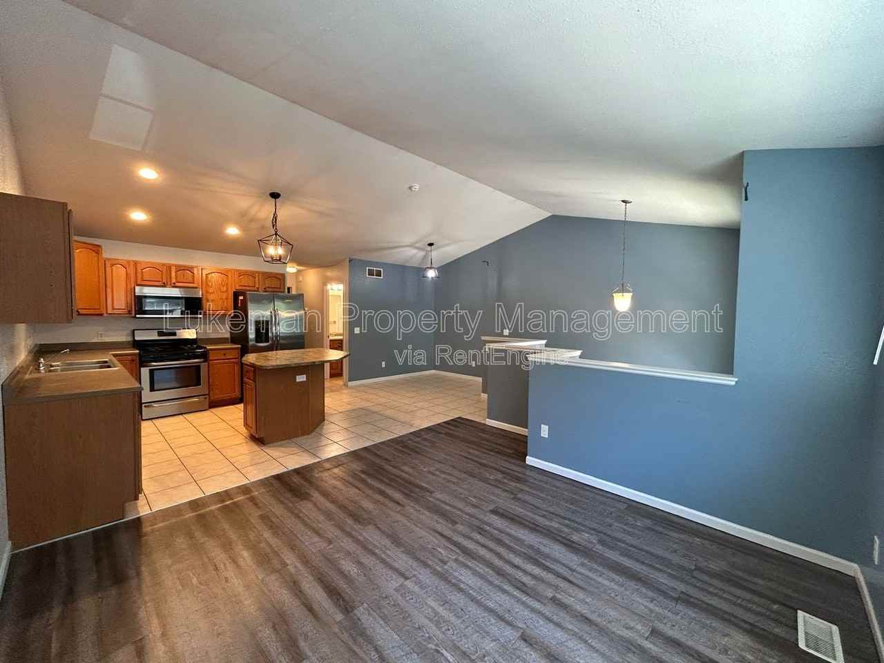 415 S Kendall Ave #413 - Photo 3 of 17