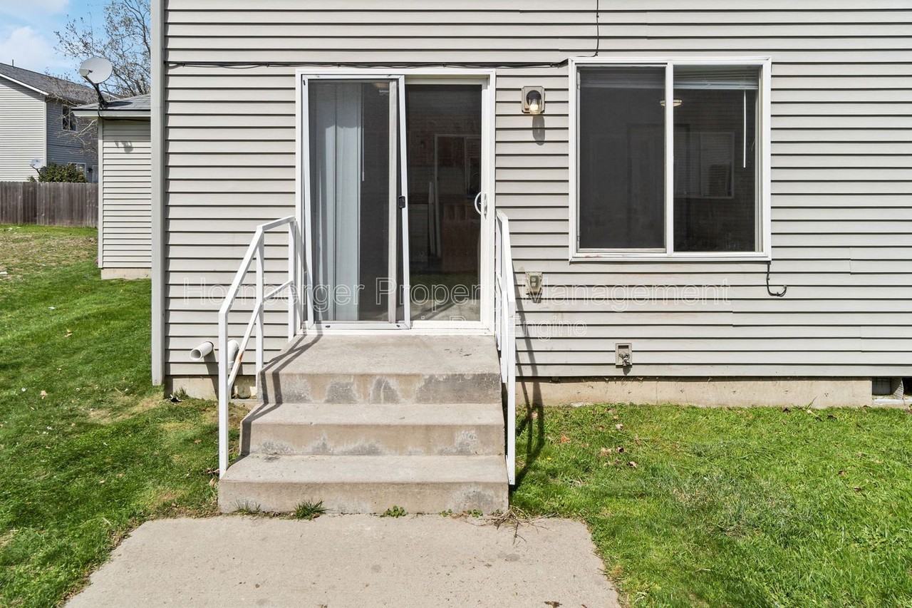 2814 N 14th Pl - Photo 2 of 26