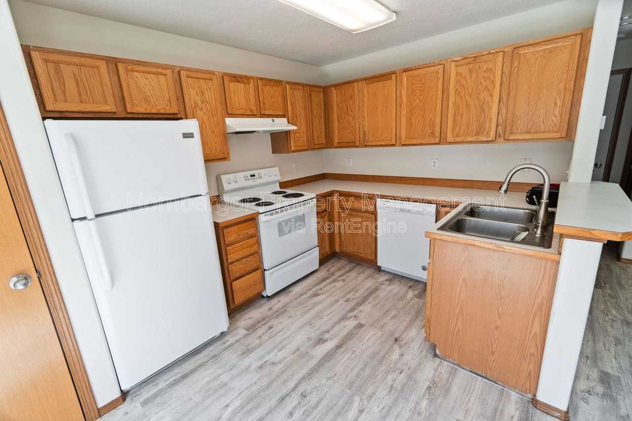 2814 N 14th Pl - Photo 3 of 26