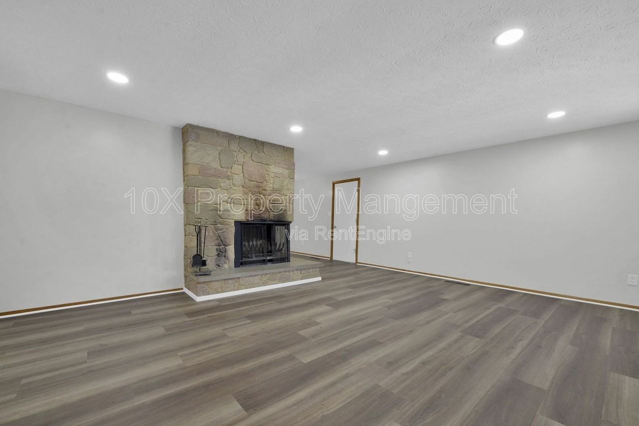 1638 Parkinson Dr - Photo 7 of 36