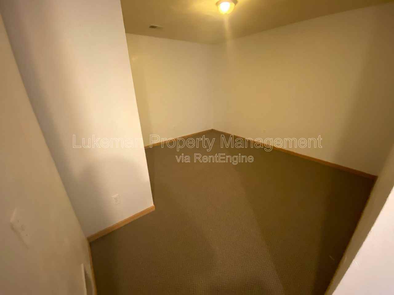 1324 Knollwood Ave - Photo 6 of 22