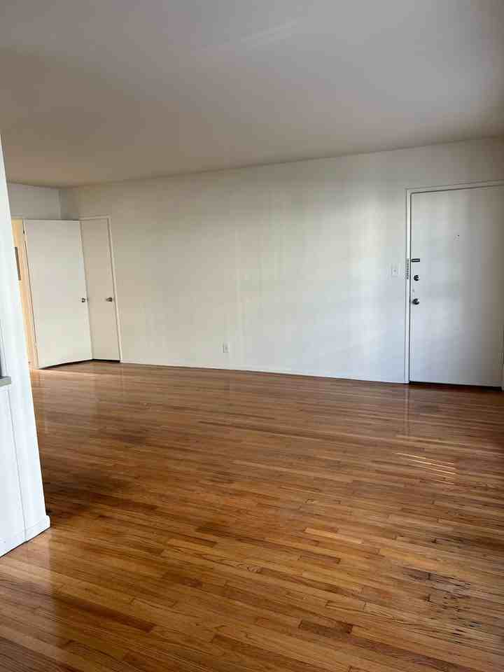 540 San Vicente Blvd - Photo 2 of 9