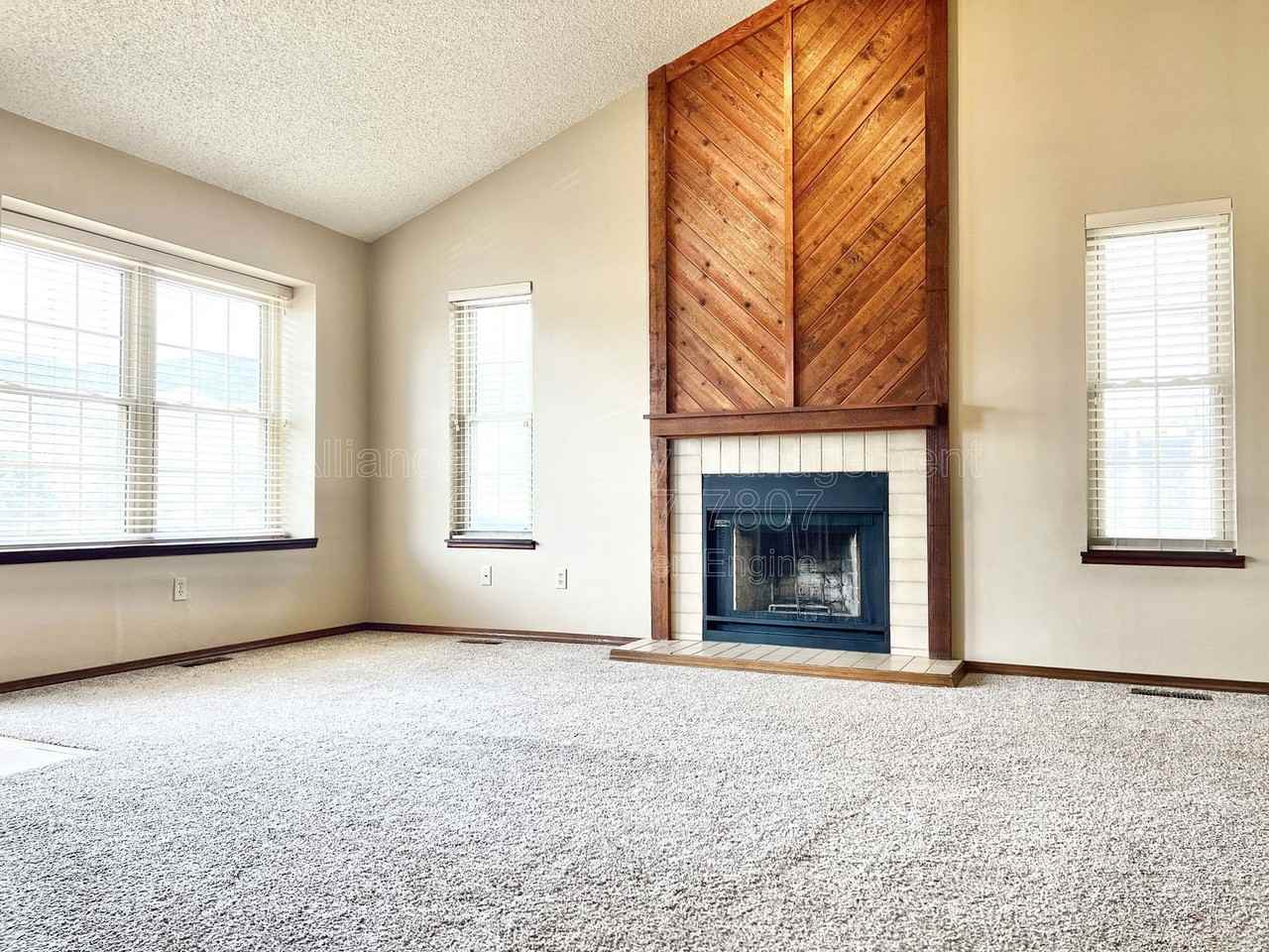 5589 Tamworth Dr - Photo 2 of 26