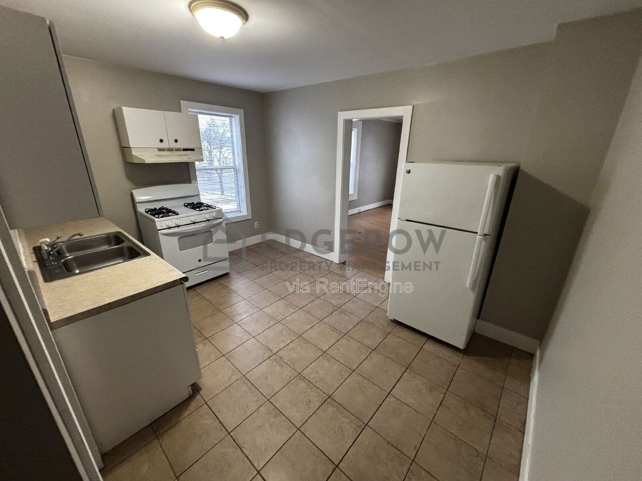 742 Mcreynolds Ave Nw #2 - Photo 7 of 12