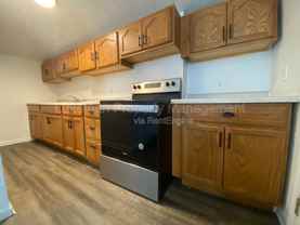 421 Oak St - Photo 1 of 1