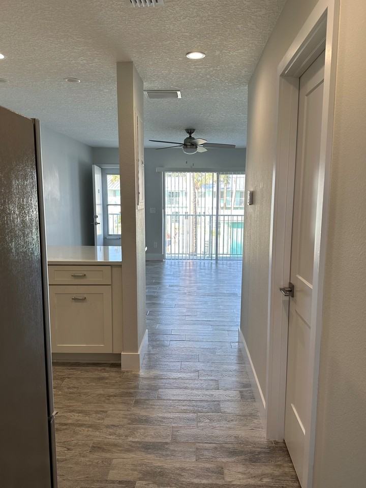 541 S Peninsula Ave Apt A16 #1 - Photo 6 of 25