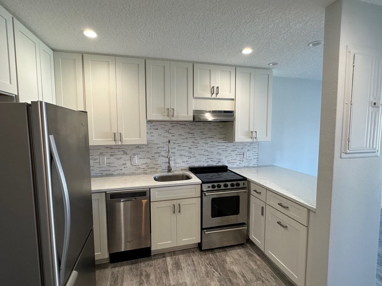 541 S Peninsula Ave Apt A16 #1 - Photo 5 of 25