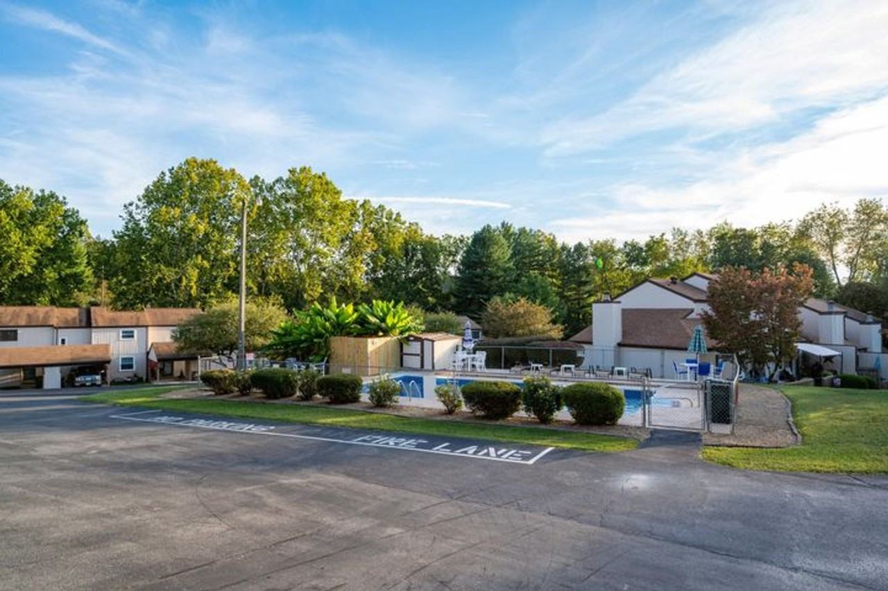 1175 Pebble Dr - Photo 4 of 37