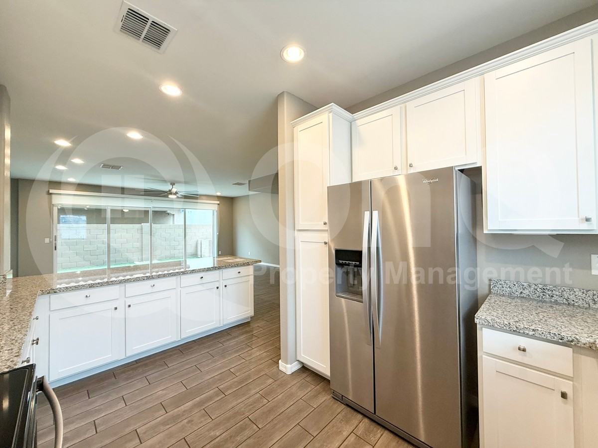 4314 E Toledo St - Photo 6 of 23