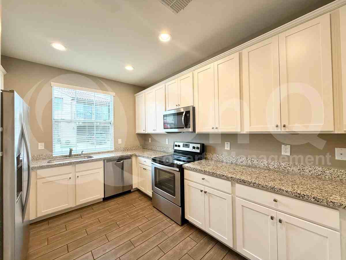 4314 E Toledo St - Photo 7 of 23