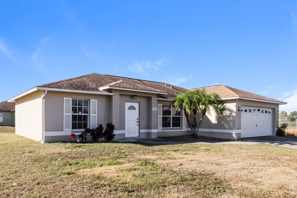 1216 Belgrave St - Photo 3 of 16