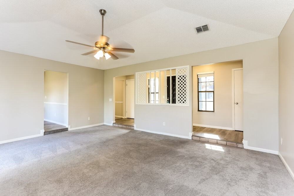 8539 Echoridge Ct - Photo 5 of 16