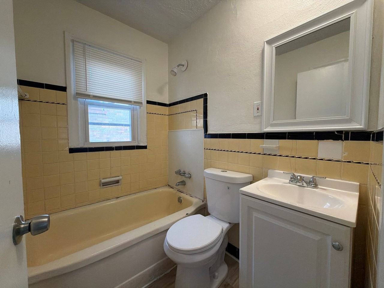 3004 Capehart Dr - Photo 3 of 23