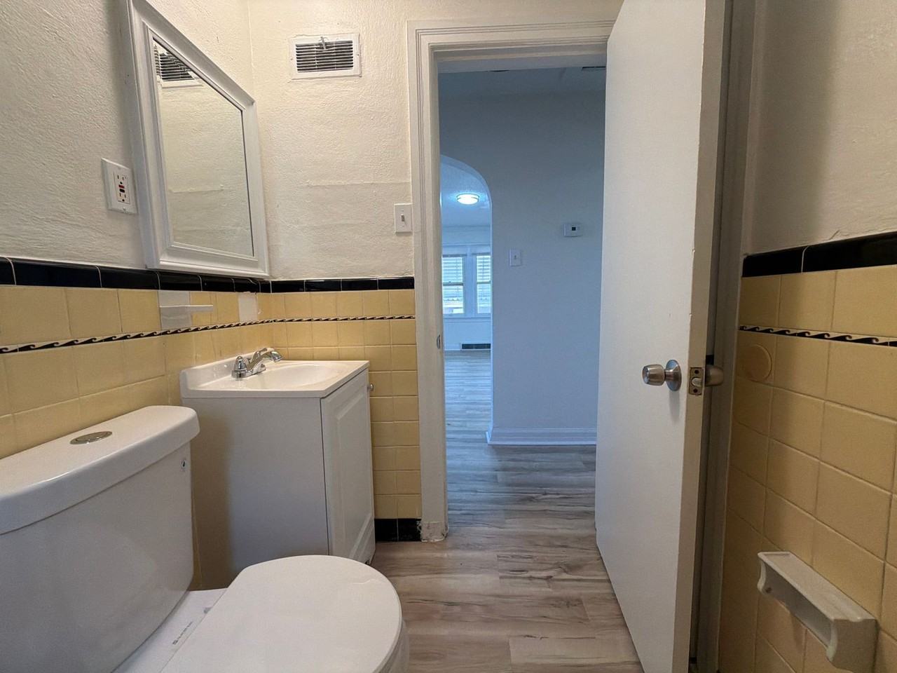 3004 Capehart Dr - Photo 2 of 23