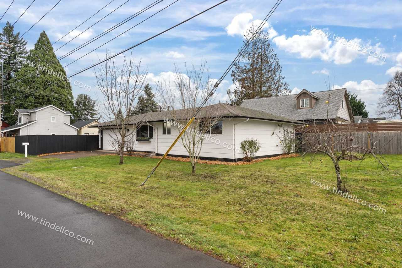 142 Ethel St - Photo 2 of 20