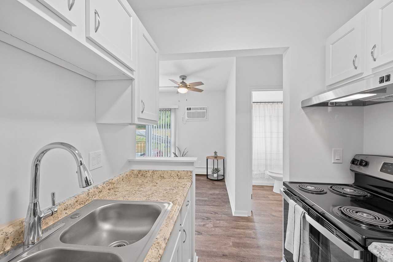 Wyoming Apartments - Photo 5 of 12