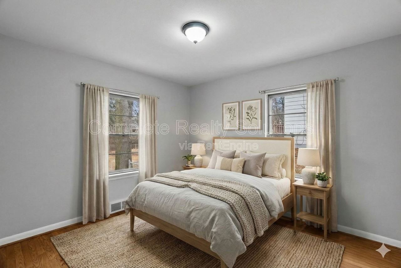 9220 Leamont Dr - Photo 3 of 35