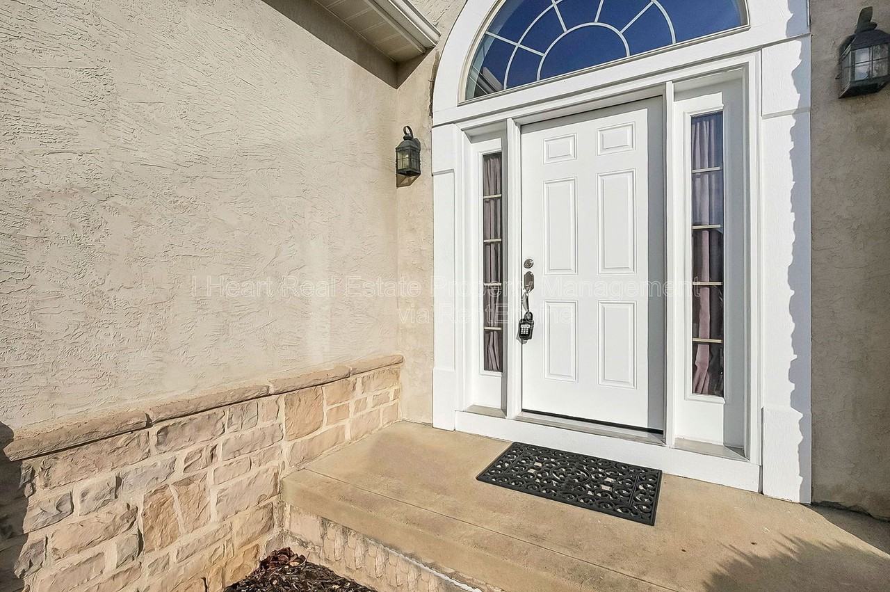 9580 Mission Dr - Photo 5 of 37