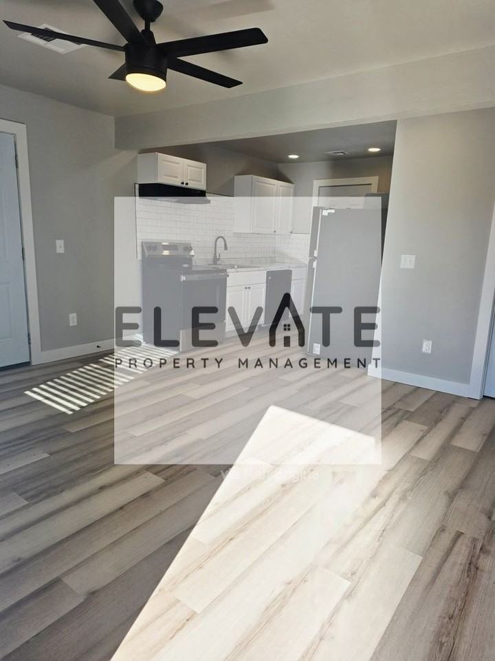 2217 Sw 49th St - Photo 2 of 13