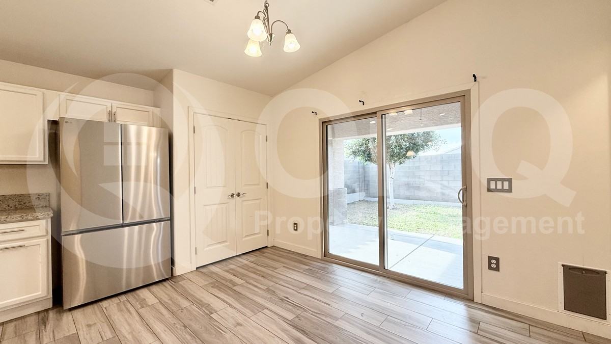 6516 S 38th Dr - Photo 5 of 21