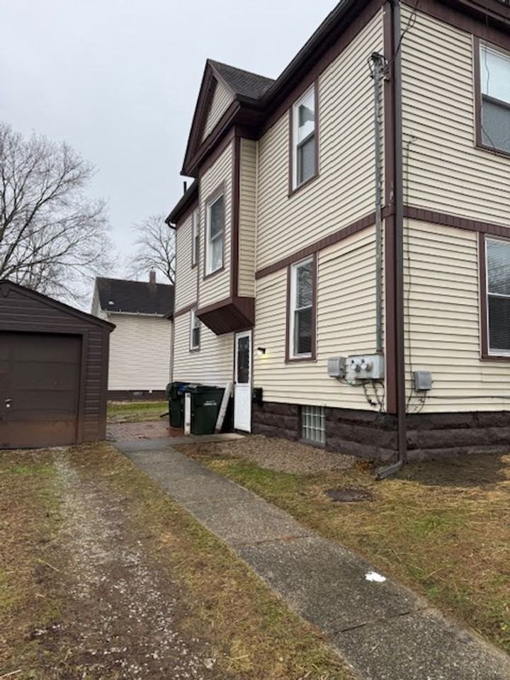 146 Wadsworth Ave #1 - Photo 2 of 14