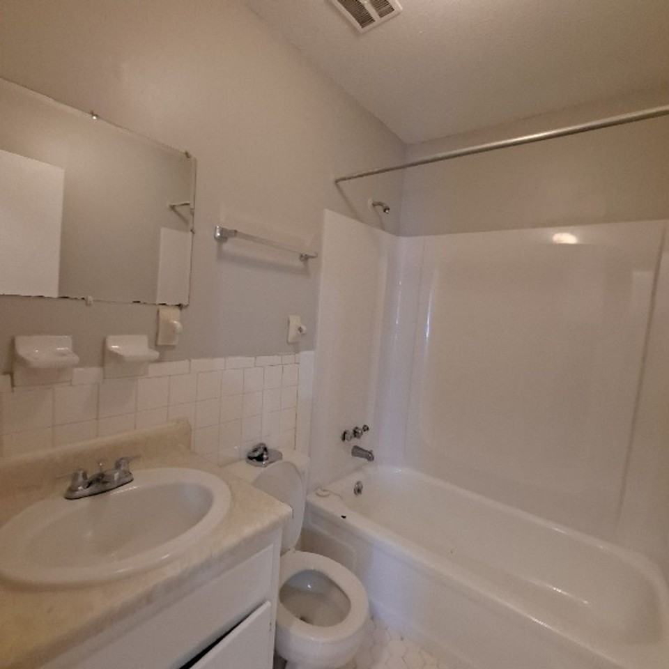 3286 Sandy Springs Dr - Photo 3 of 10