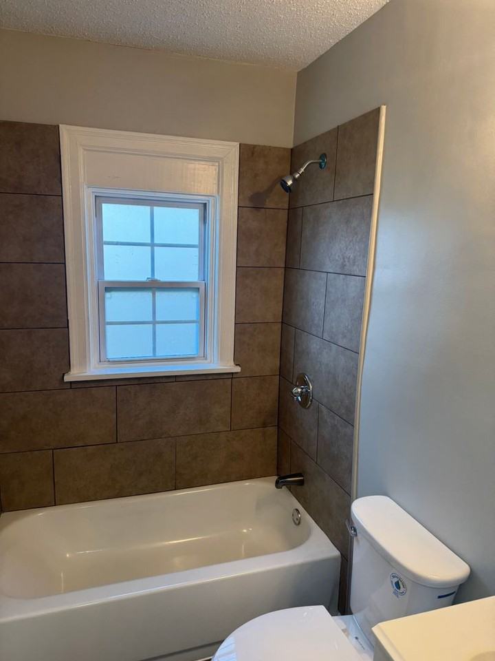 944 Semmes St - Photo 4 of 14