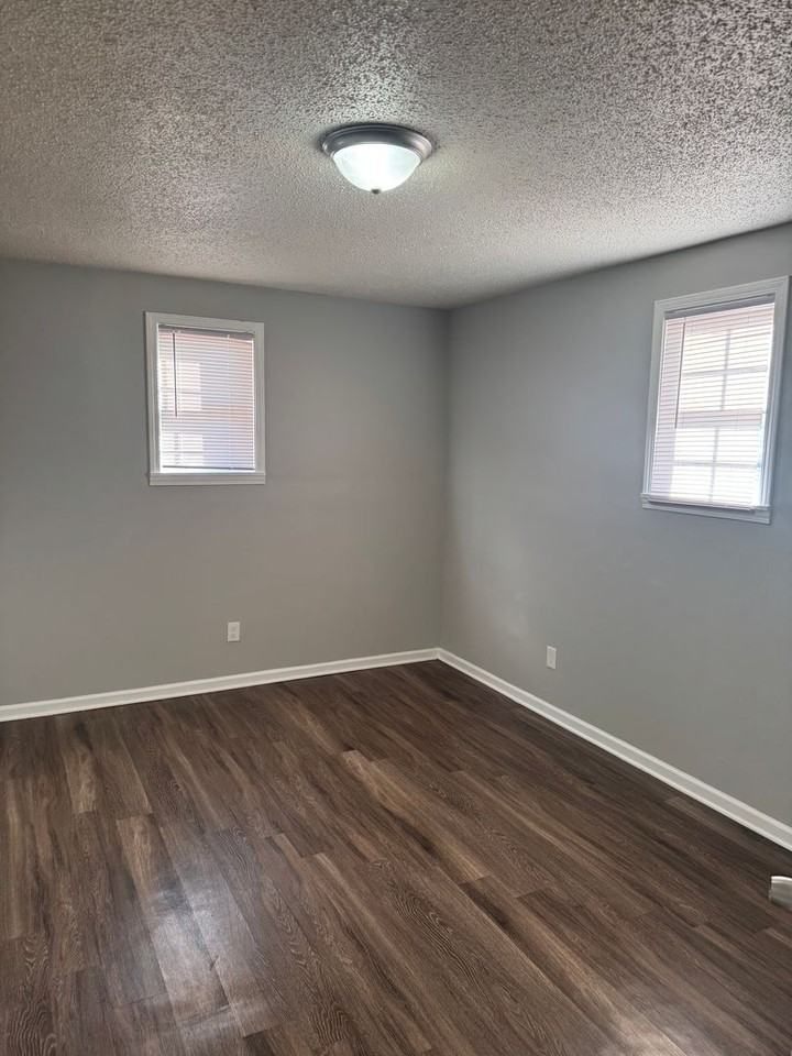 944 Semmes St - Photo 6 of 14