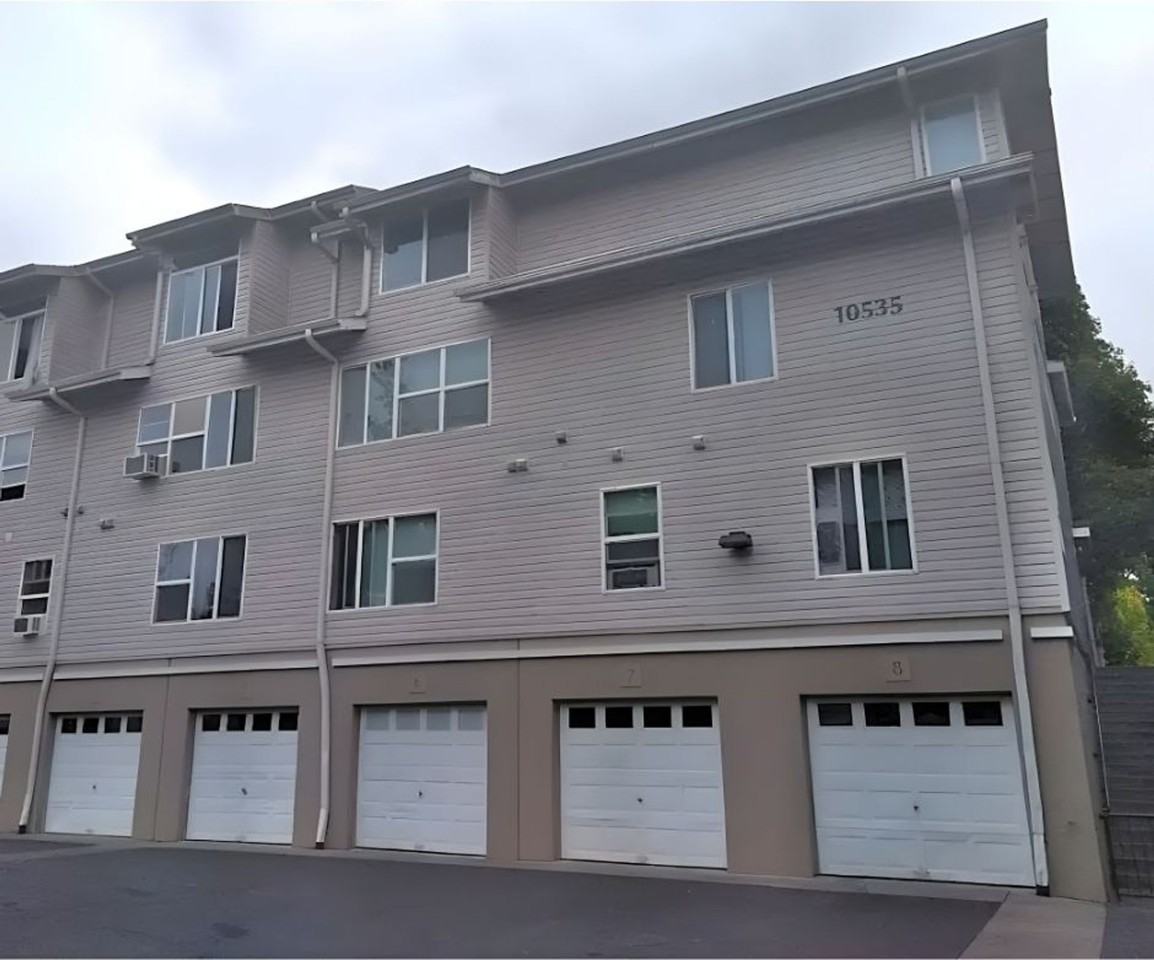 Cascade Crossing Apartments - Photo 3 of 5