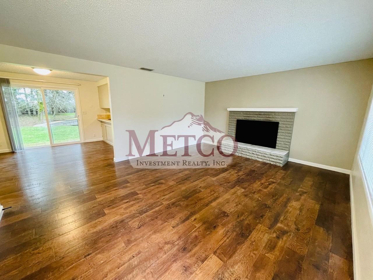 3712 Honolulu Ave - Photo 3 of 12