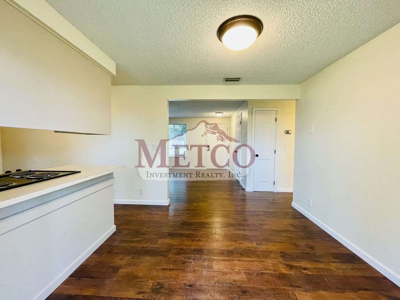 3712 Honolulu Ave - Photo 5 of 12