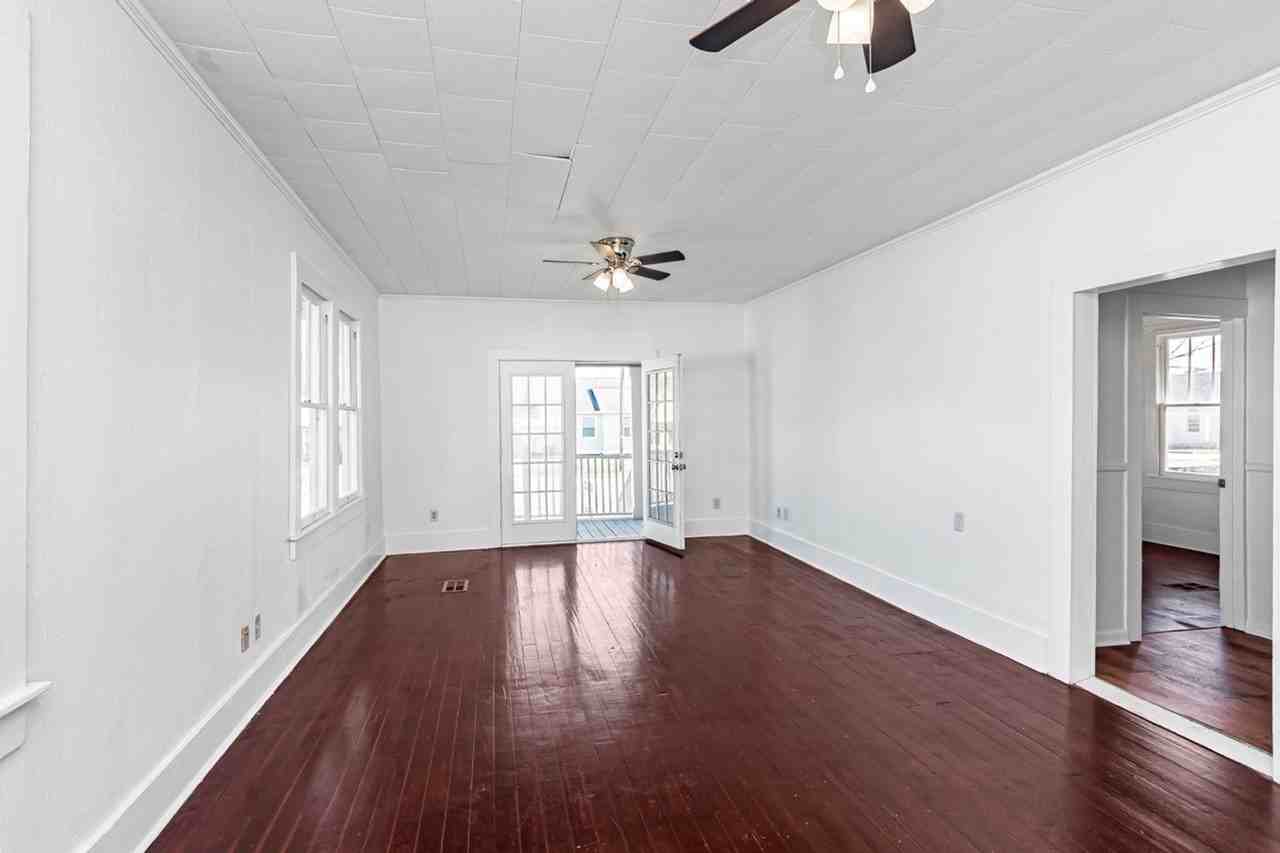 529 N Jefferson Ave - Photo 5 of 9