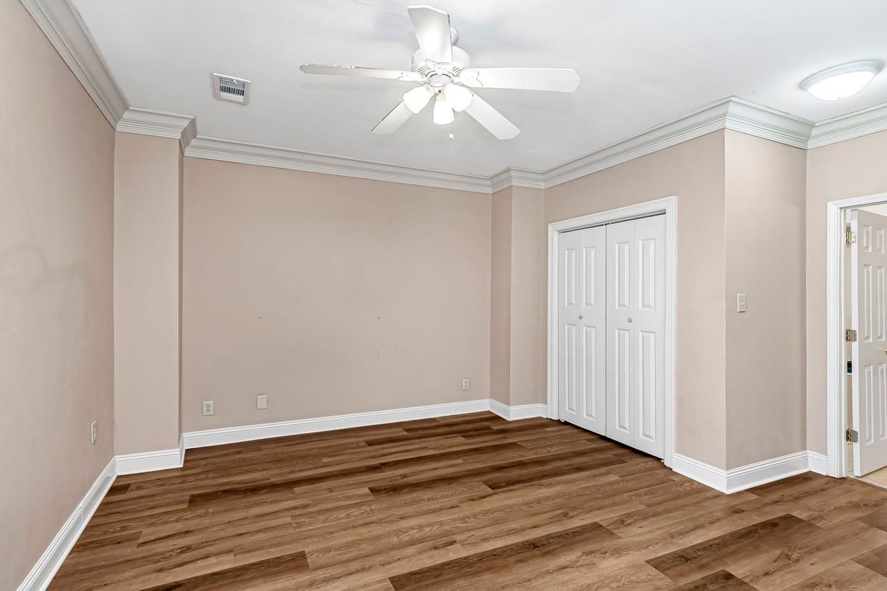 550 S River Rd - Photo 2 of 13