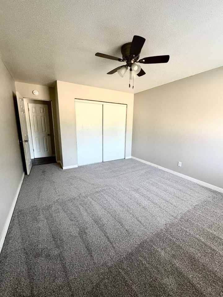 3300/10/20/30  Douglas Dr. N. - Photo 5 of 7