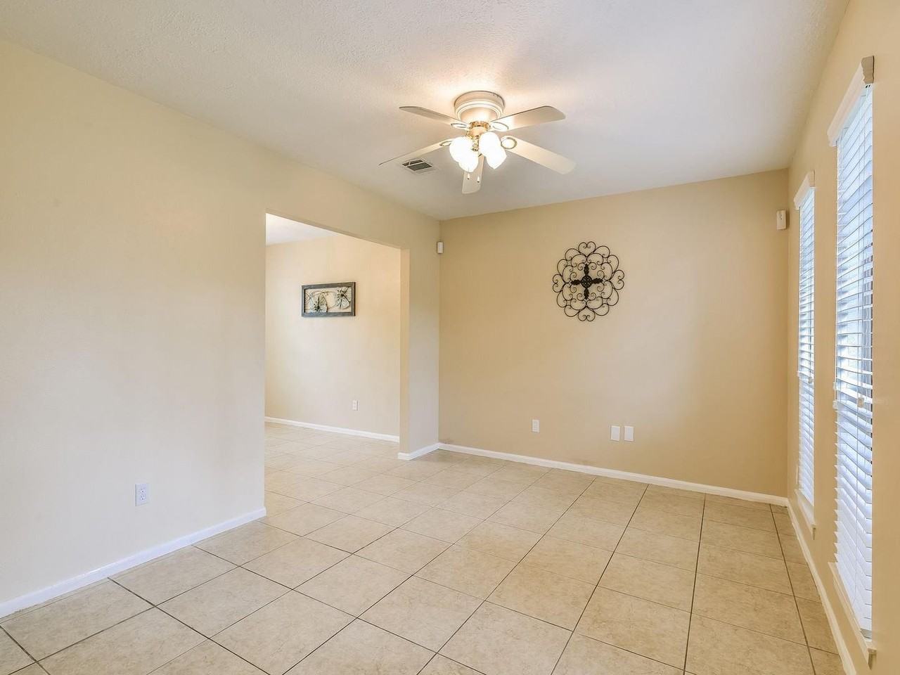 14819 Cobre Valley Dr - Photo 4 of 32