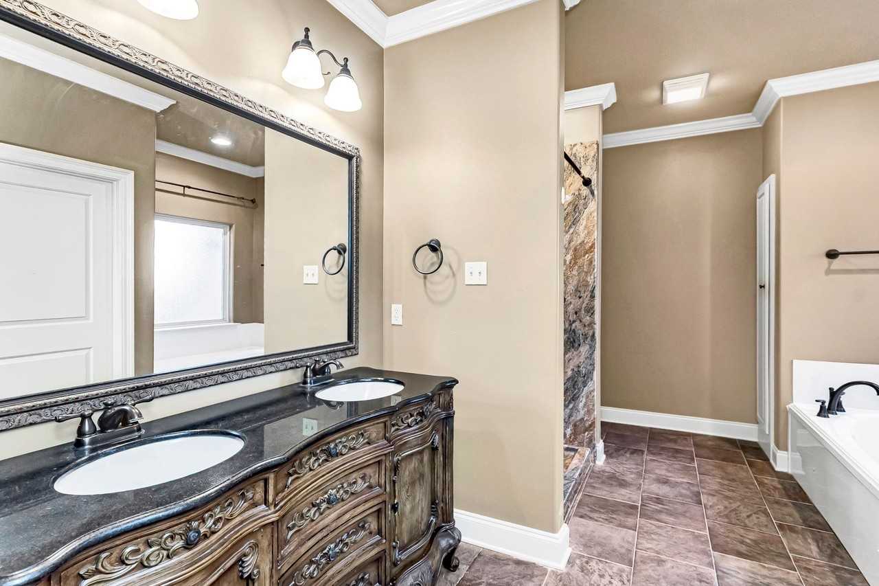 11110 Boardwalk Dr - Photo 7 of 9