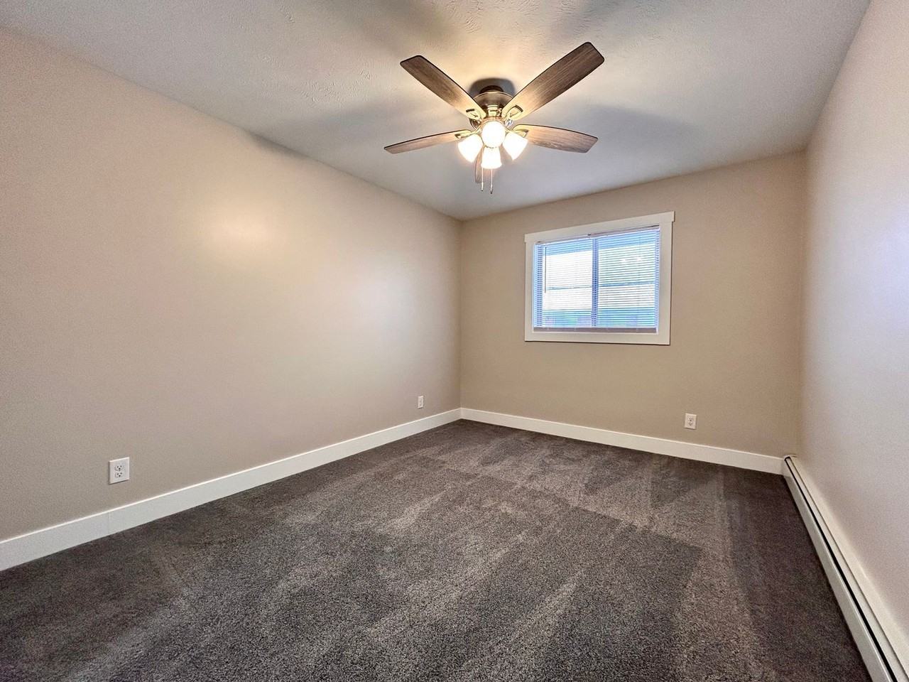 Taft Ave SW - Photo 7 of 37