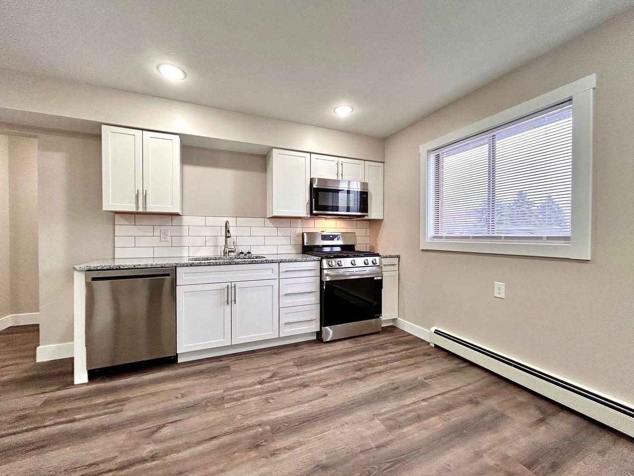 Taft Ave SW - Photo 3 of 37