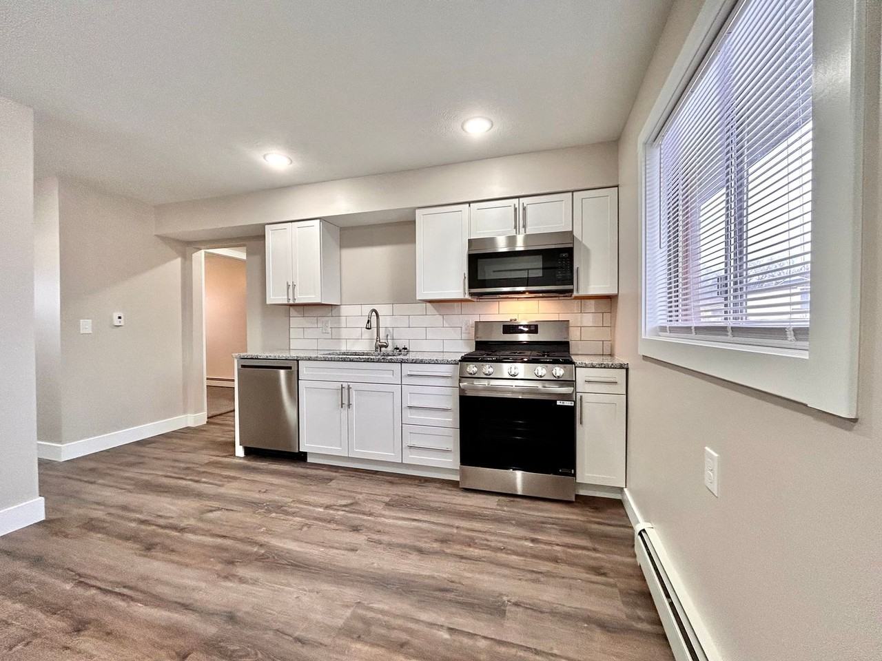 Taft Ave SW - Photo 4 of 37