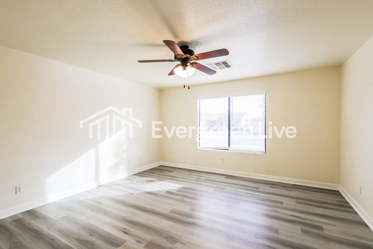 1462 W Breakwell St - Photo 7 of 15