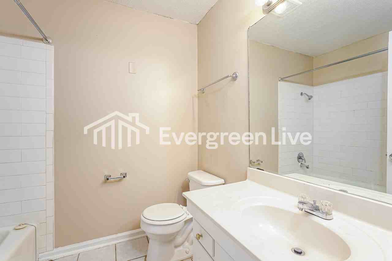 118 Peachtree Ln - Photo 7 of 15