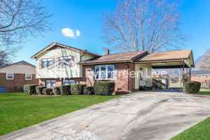 featured image of 1711 Oberlin Dr