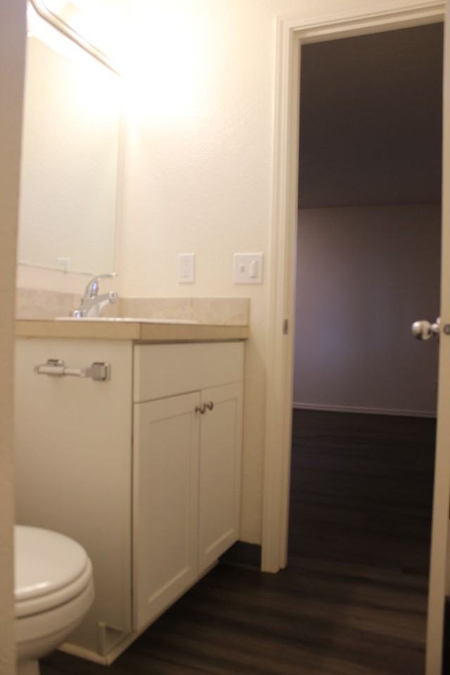 2027 Se Gerhard Dr - Photo 2 of 14