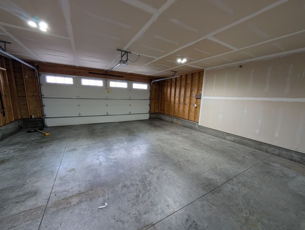 1724 Pioneer Dr - Photo 2 of 19