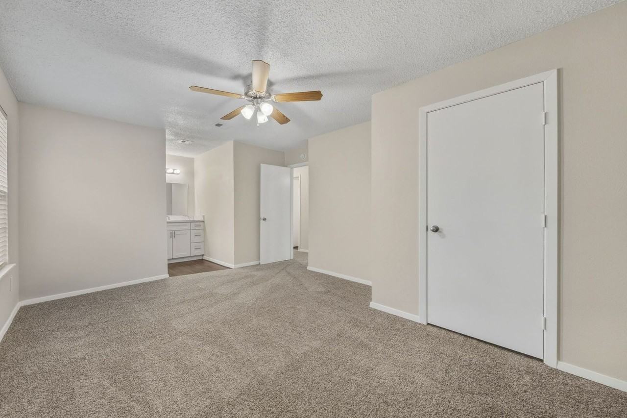 GWV Duplexes - Photo 6 of 15