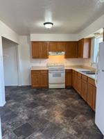 featured image of E 4th St