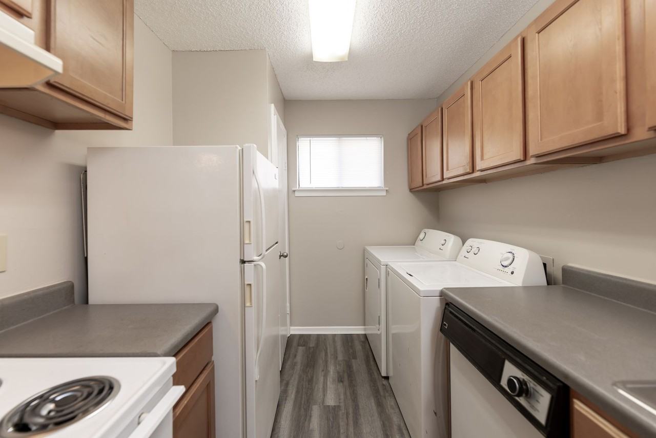 Jefferson Place Apartment Homes is the best of both worlds waiting for you. - Photo 5 of 28